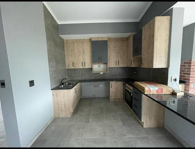 2 BEDROOM APARTMENT FOR SALE IN RUSTENBURG CENTRAL